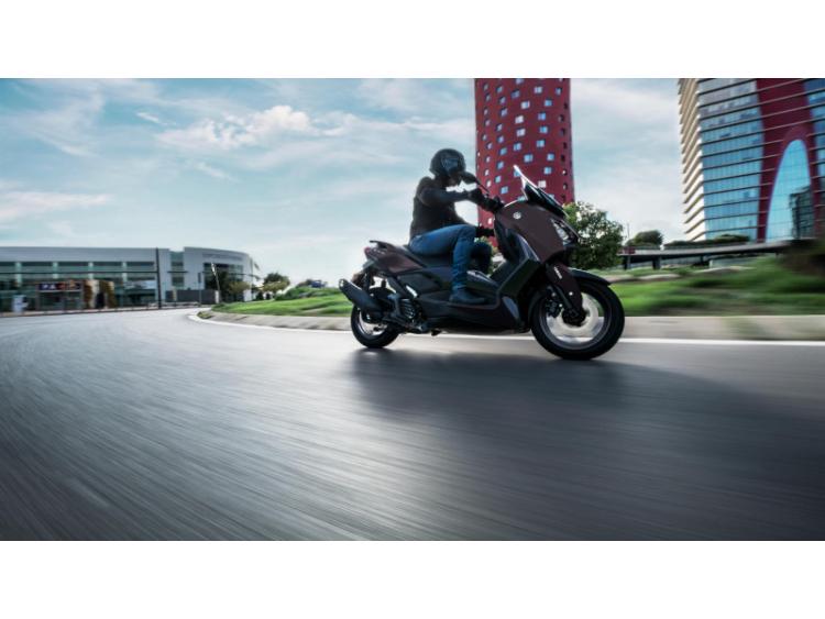 YAMAHA XMAX 125 TECH MAX (24)