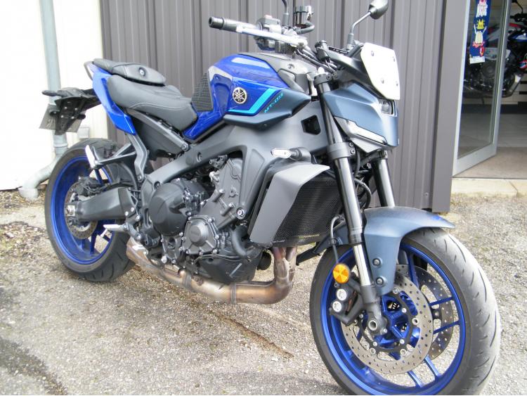 moto YAMAHA MT-09 roadster