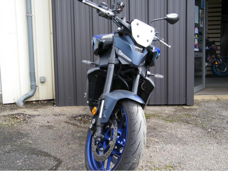 moto YAMAHA MT-09 roadster